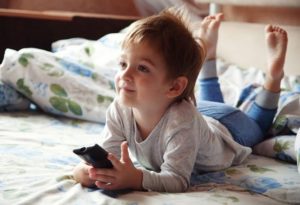 Televizyon - Çocuk - TV İzlemenin Zararları - TV İzlemenin Yararları