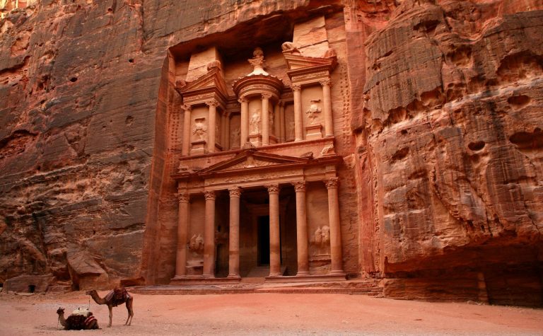 Gerçek Kabe Petra'da Mı?