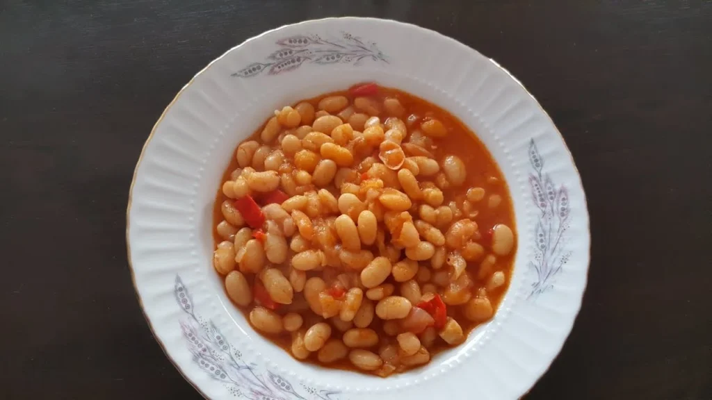 Pazartesi Günleri Neden Gemici Kuru Fasulye Yenir? Pazartesi Günleri Neden Gemici Kuru Fasulye Yenir?